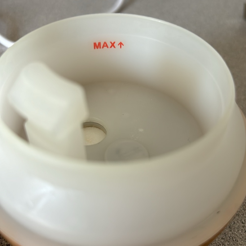 Essential Oil Diffuser - Picture 2 of 4